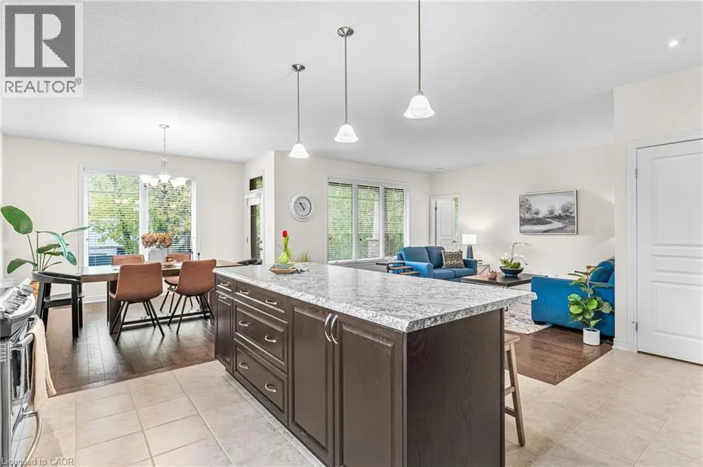 5 OAKDALE Boulevard