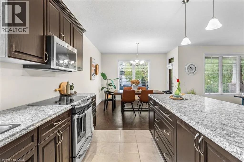 5 OAKDALE Boulevard