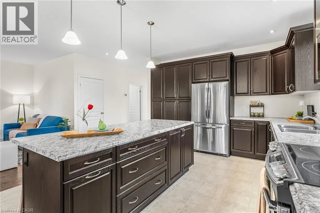 5 OAKDALE Boulevard