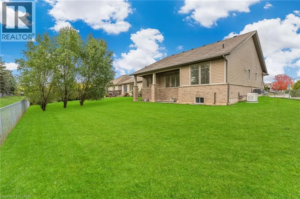5 OAKDALE Boulevard