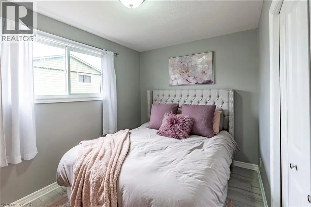 5 BEECHWOOD Avenue
