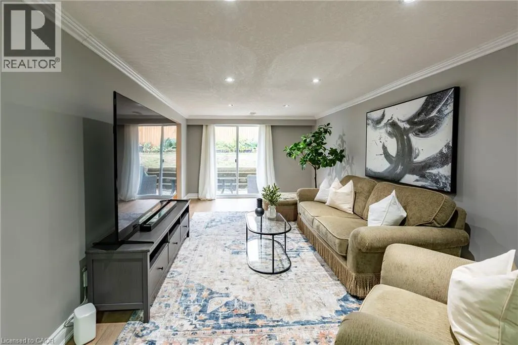 5 BEECHWOOD Avenue