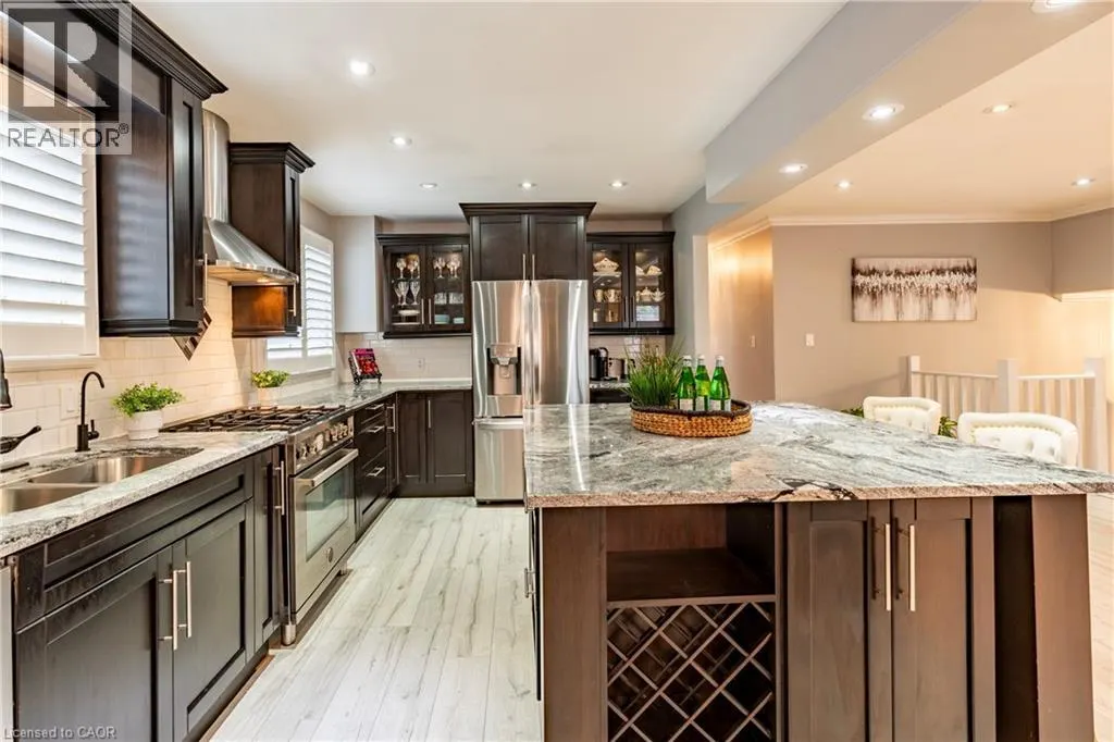5 BEECHWOOD Avenue