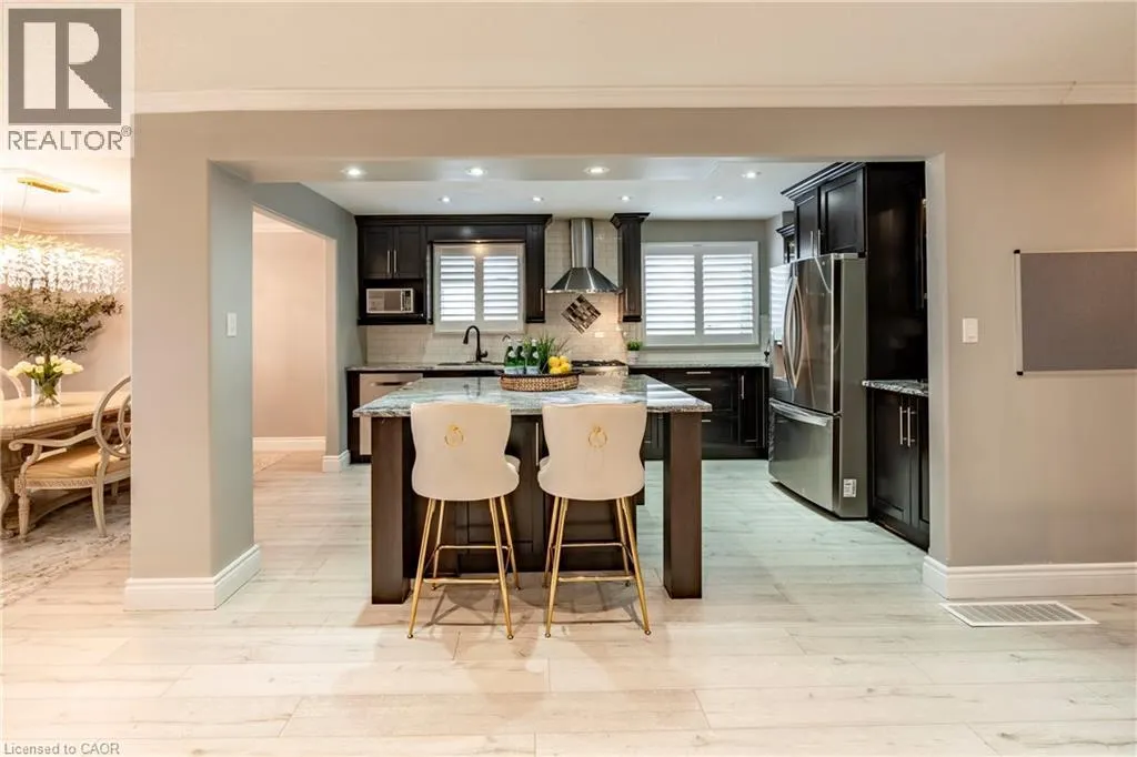 5 BEECHWOOD Avenue