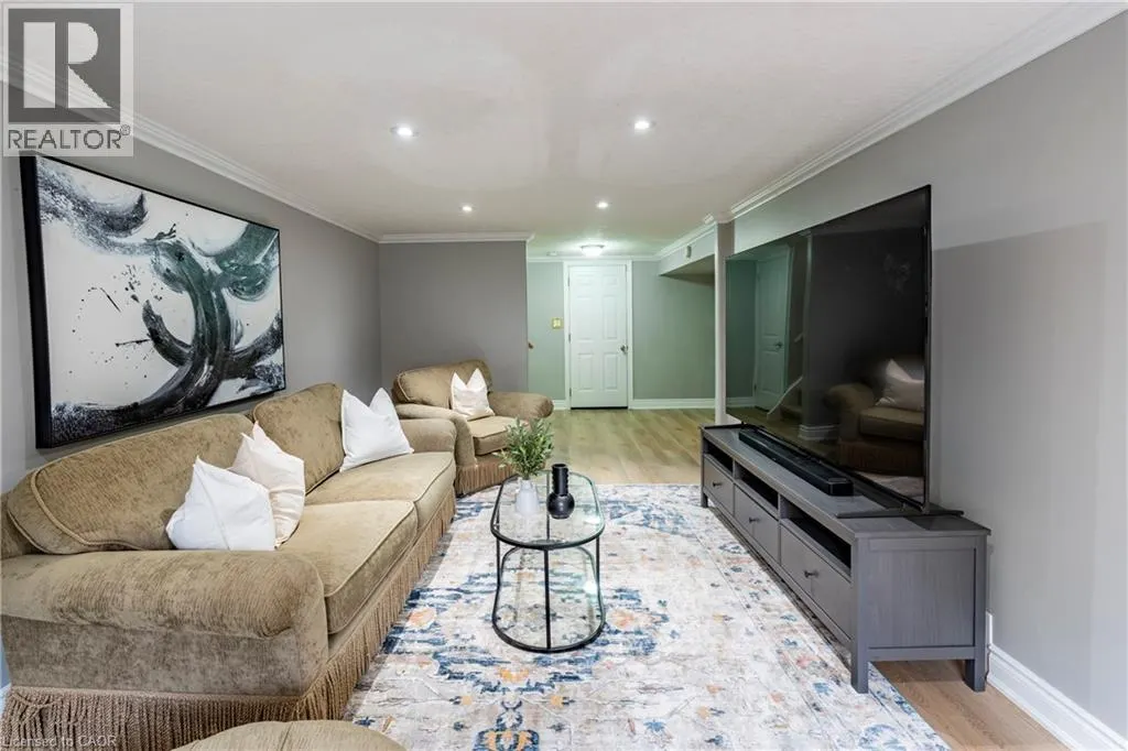 5 BEECHWOOD Avenue