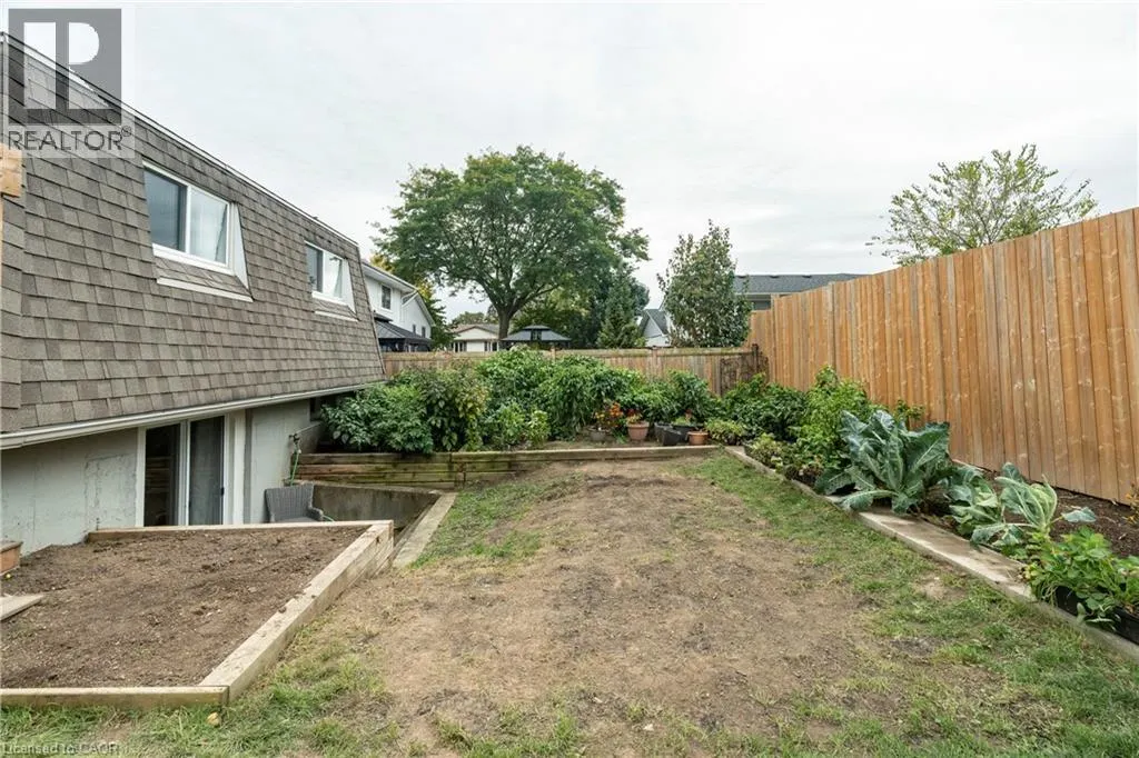 5 BEECHWOOD Avenue