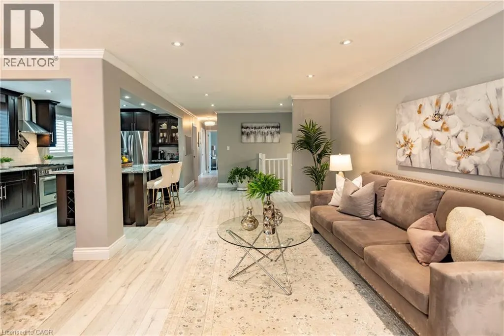 5 BEECHWOOD Avenue