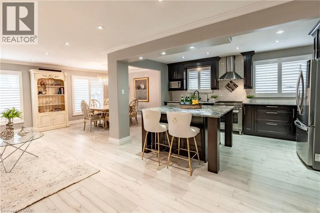 5 BEECHWOOD Avenue