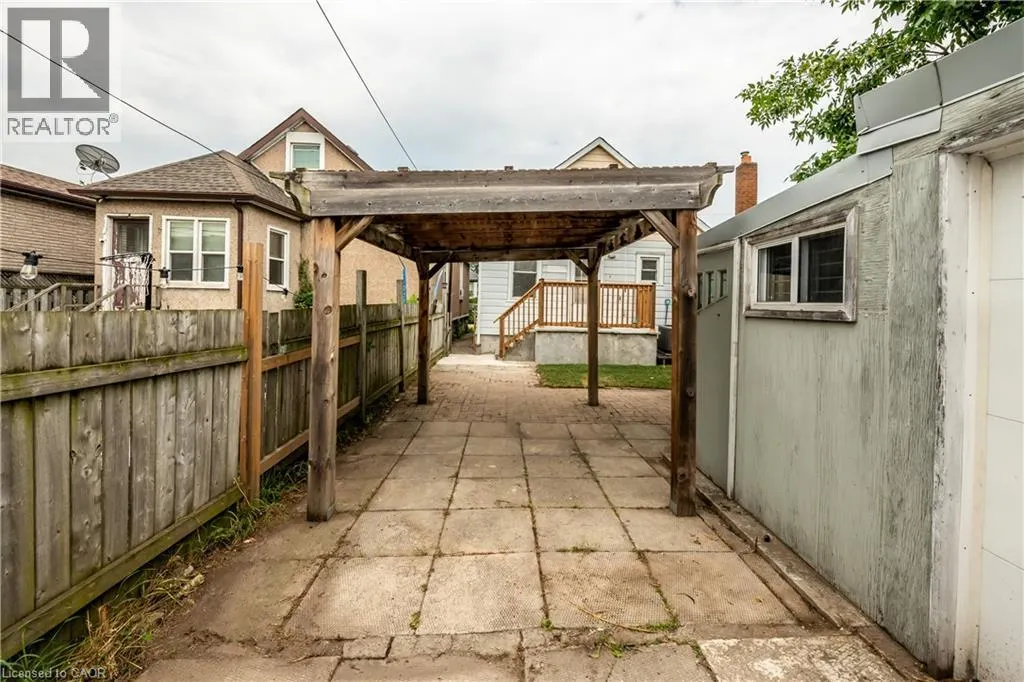 390 PALING Avenue