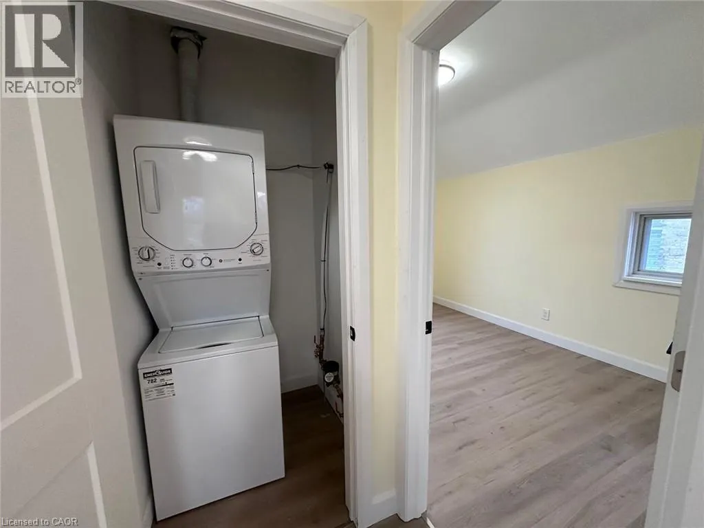 315 WELLINGTON Street N Unit# 2, #2