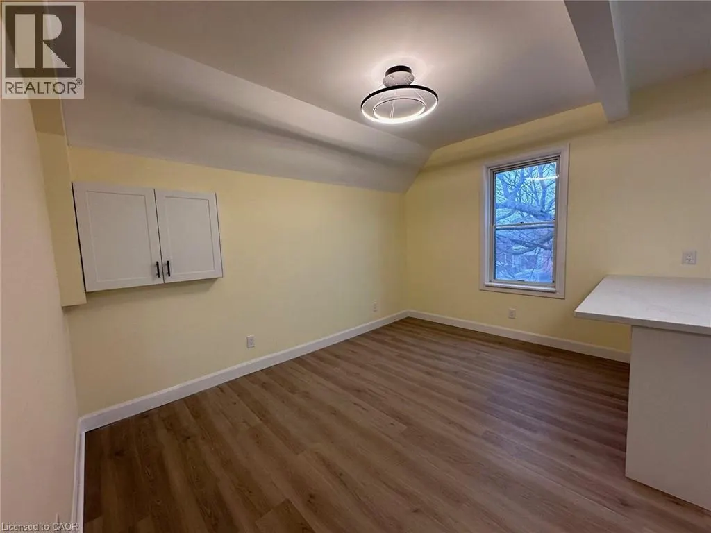 315 WELLINGTON Street N Unit# 2, #2