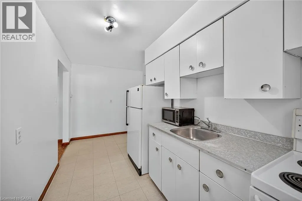 5 APPLEWOOD Avenue Unit# 1, #1