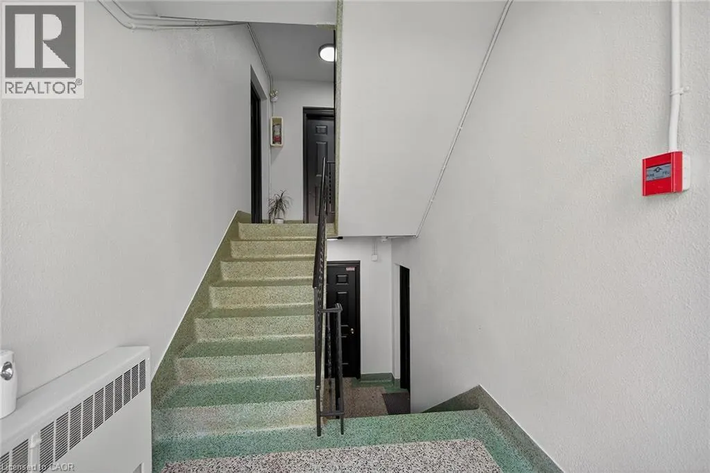 5 APPLEWOOD Avenue Unit# 1, #1