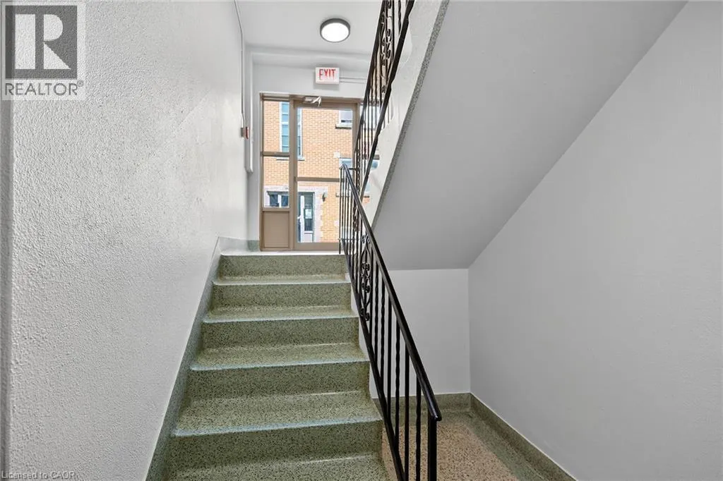 5 APPLEWOOD Avenue Unit# 1, #1