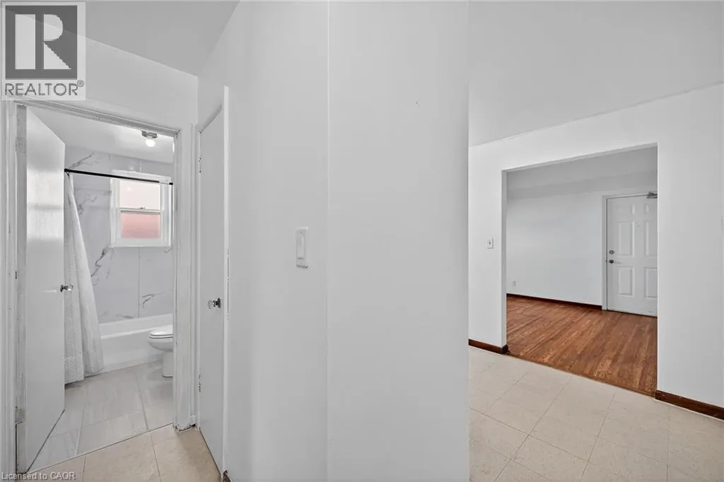5 APPLEWOOD Avenue Unit# 1, #1