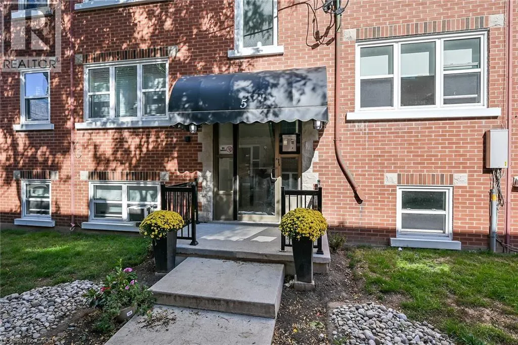 5 APPLEWOOD Avenue Unit# 1, #1