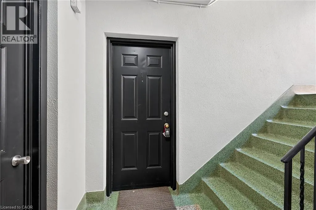 5 APPLEWOOD Avenue Unit# 1, #1
