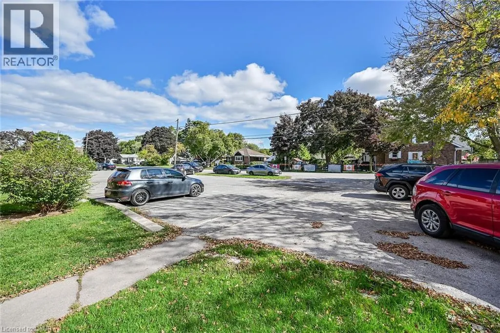 5 APPLEWOOD Avenue Unit# 1, #1