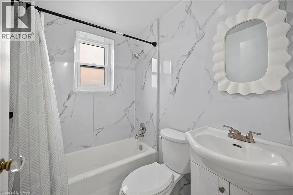 5 APPLEWOOD Avenue Unit# 1, #1