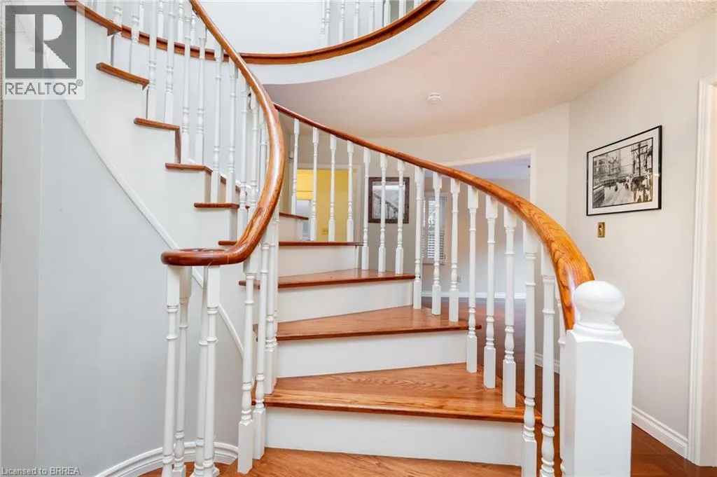 972 GABLEHURST Crescent