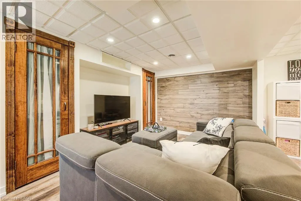 98 ROLLING MEADOWS Drive