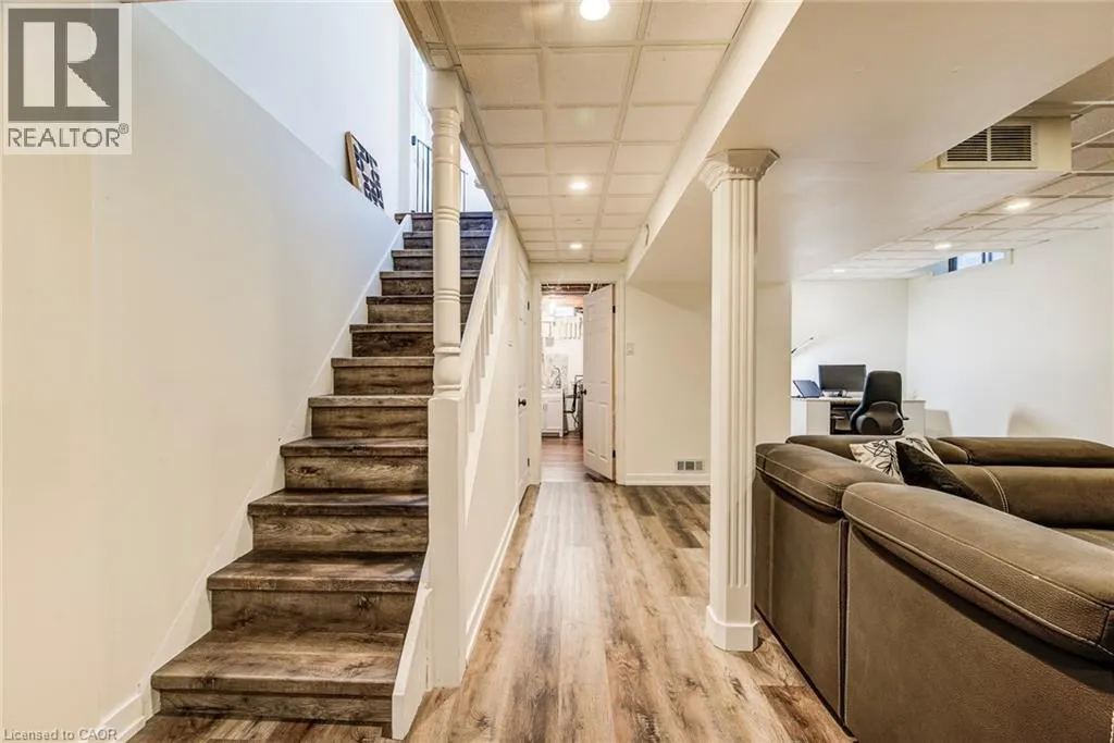 98 ROLLING MEADOWS Drive