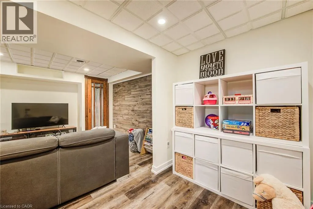 98 ROLLING MEADOWS Drive