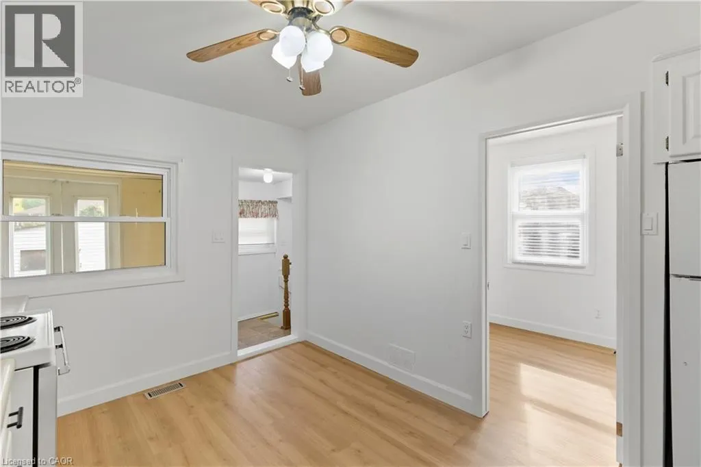 116 ROBINS Avenue