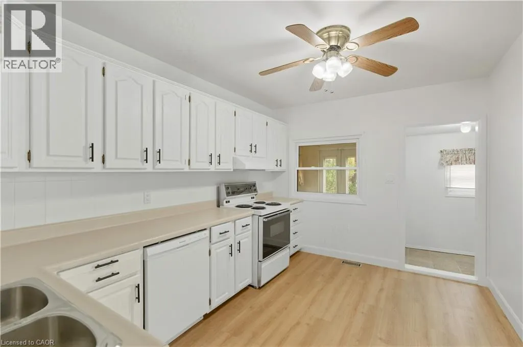 116 ROBINS Avenue