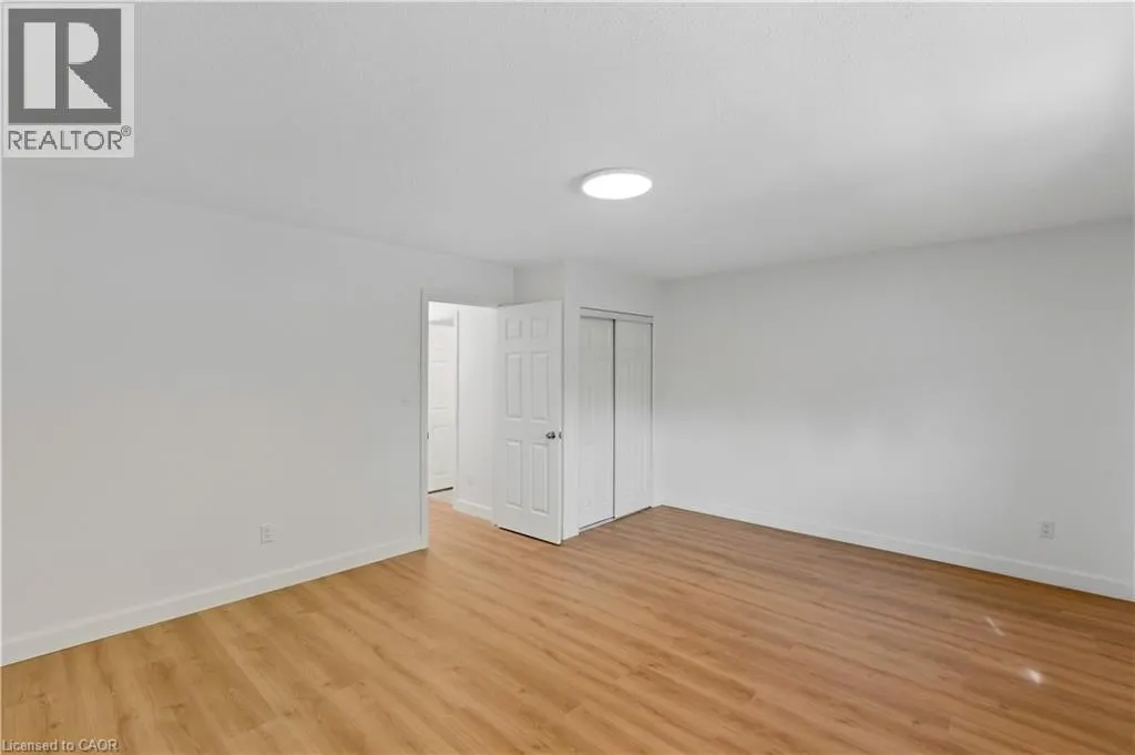 116 ROBINS Avenue