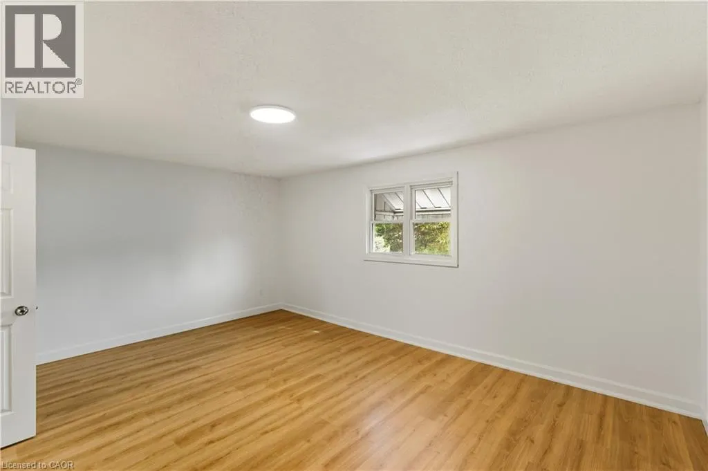 116 ROBINS Avenue