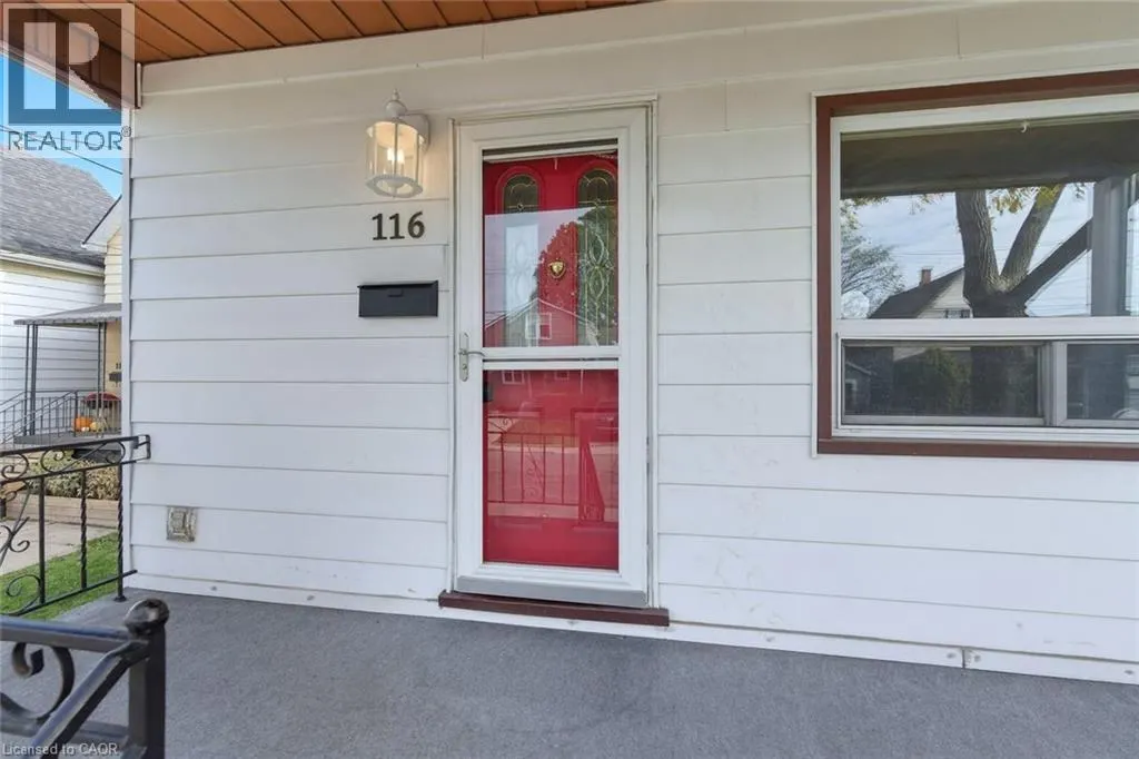 116 ROBINS Avenue