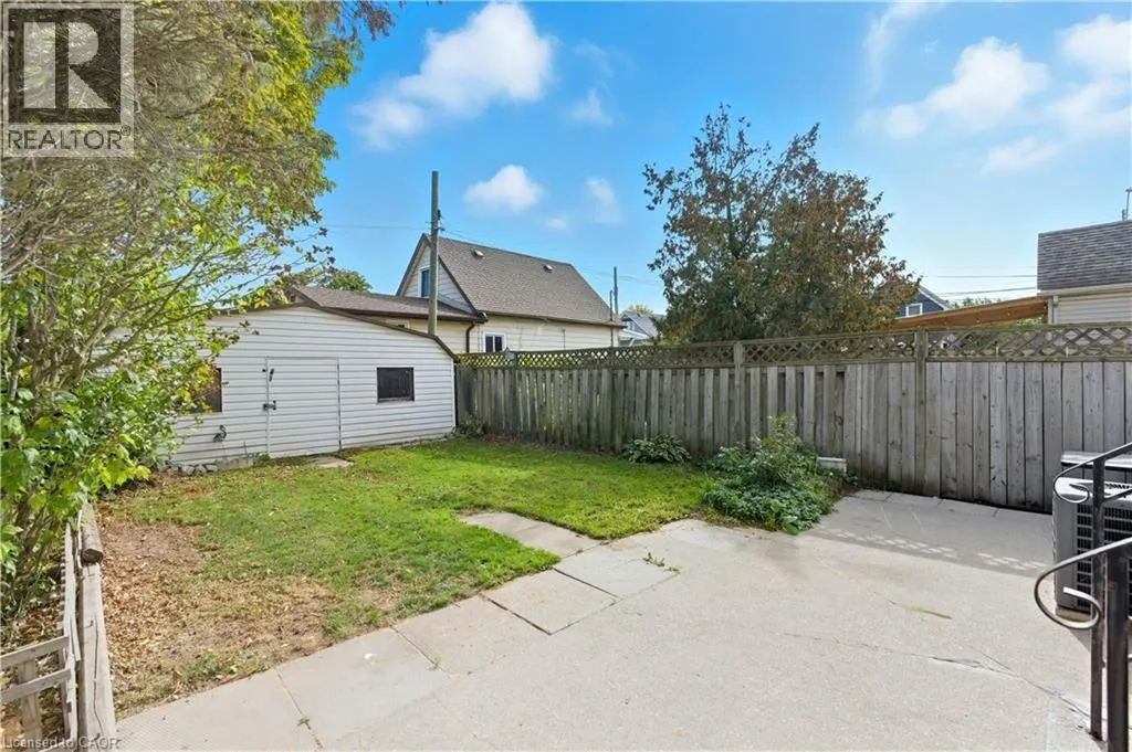 116 ROBINS Avenue