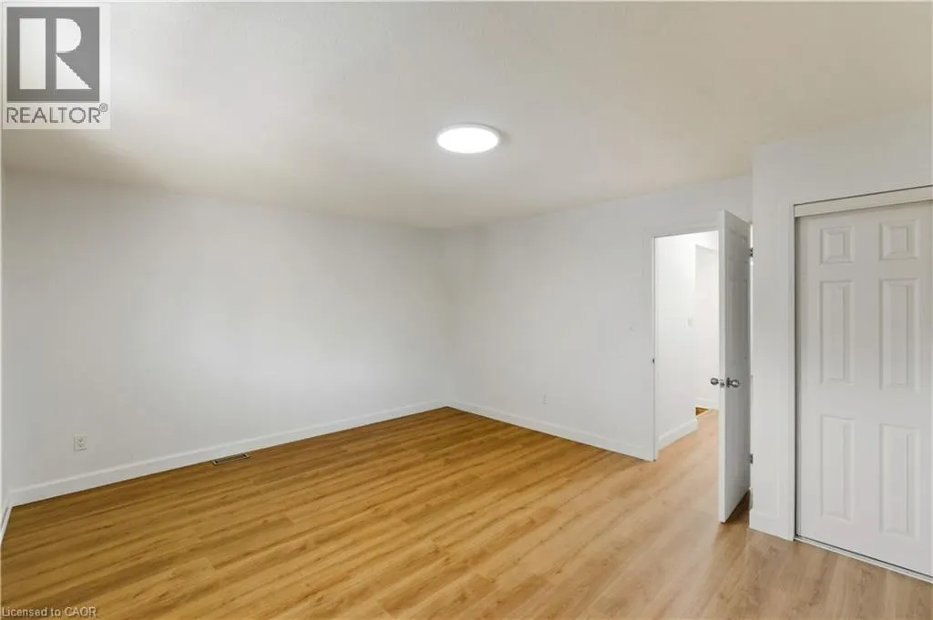 116 ROBINS Avenue