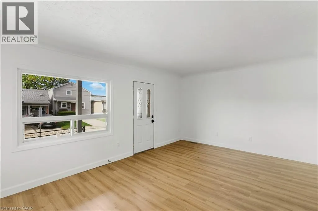 116 ROBINS Avenue
