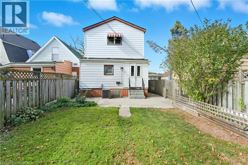 116 ROBINS Avenue