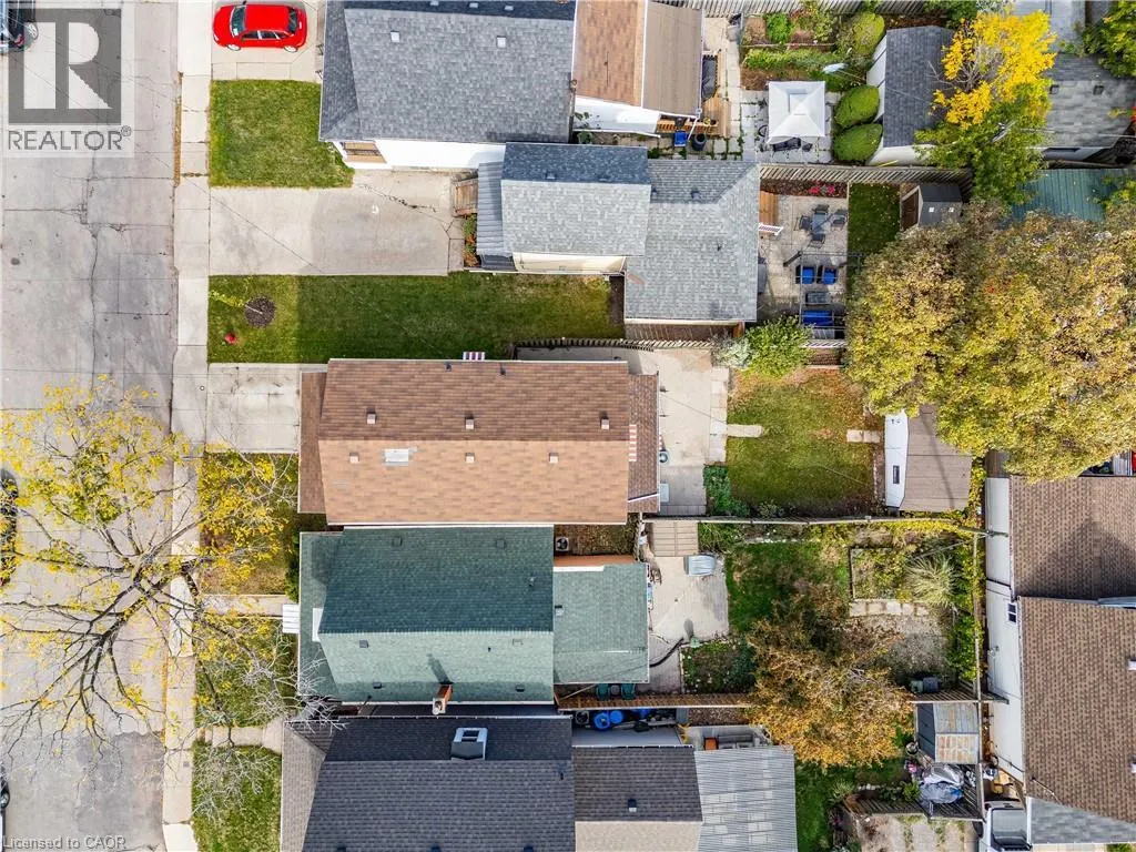 116 ROBINS Avenue
