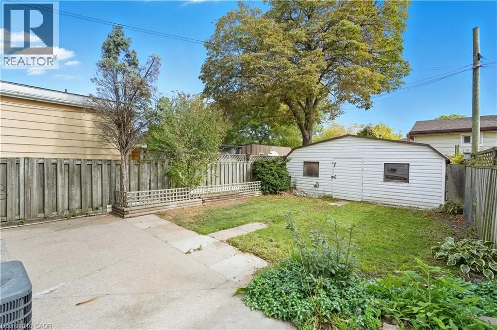116 ROBINS Avenue