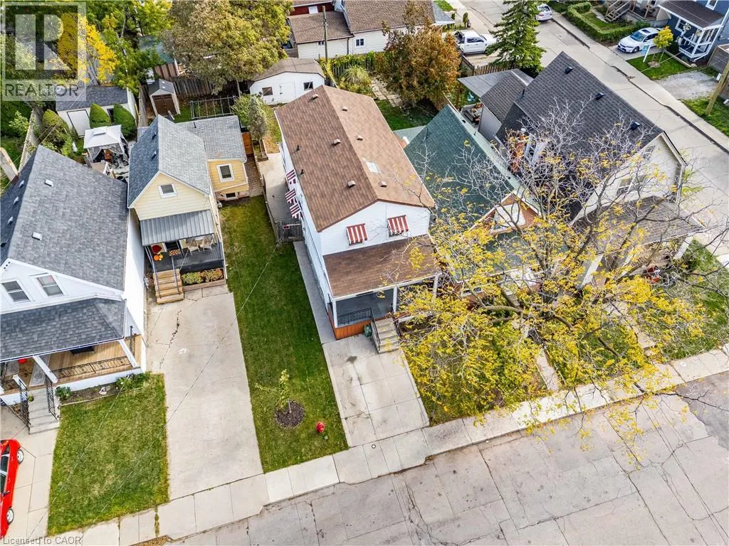 116 ROBINS Avenue