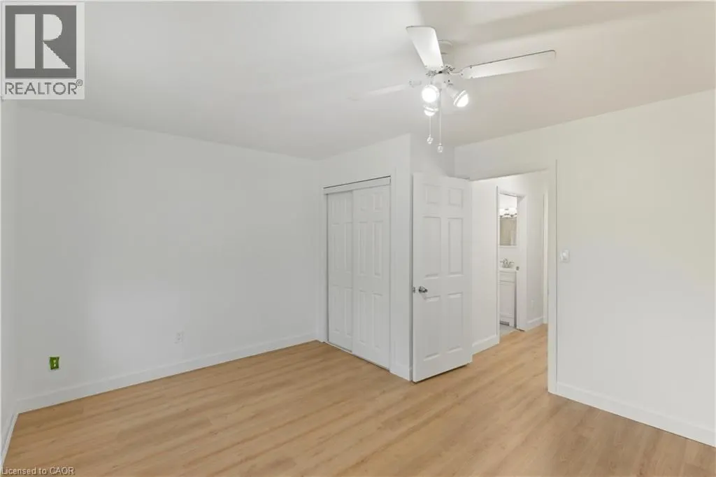 116 ROBINS Avenue