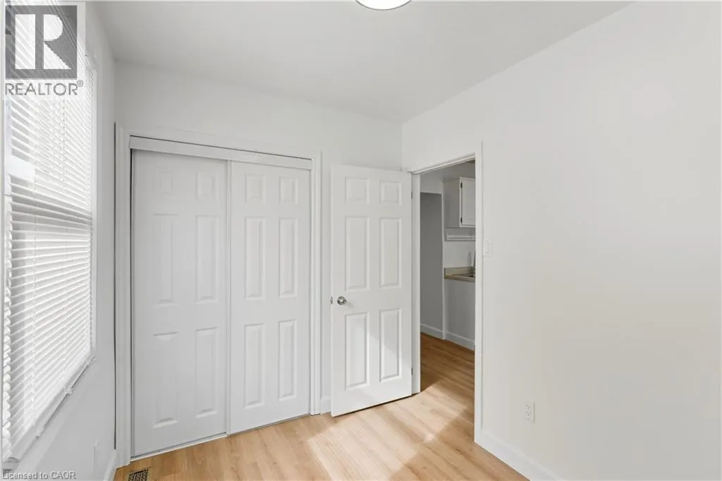 116 ROBINS Avenue