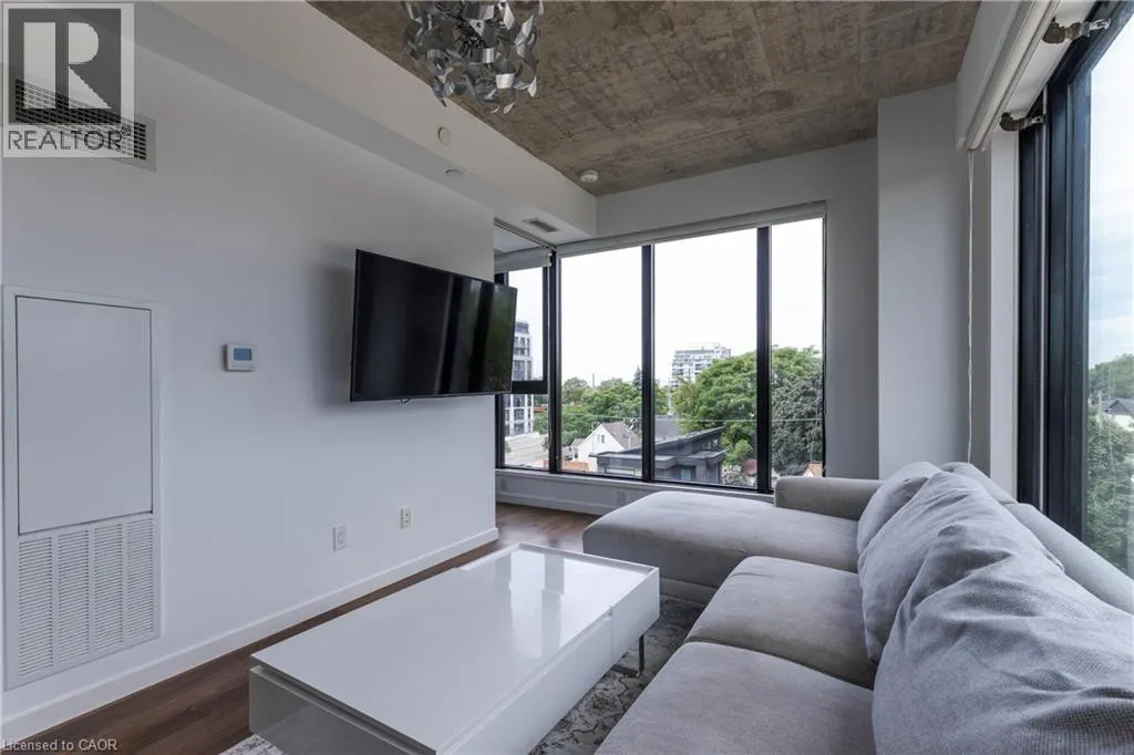 7 SMITH Crescent Unit# 424, #424