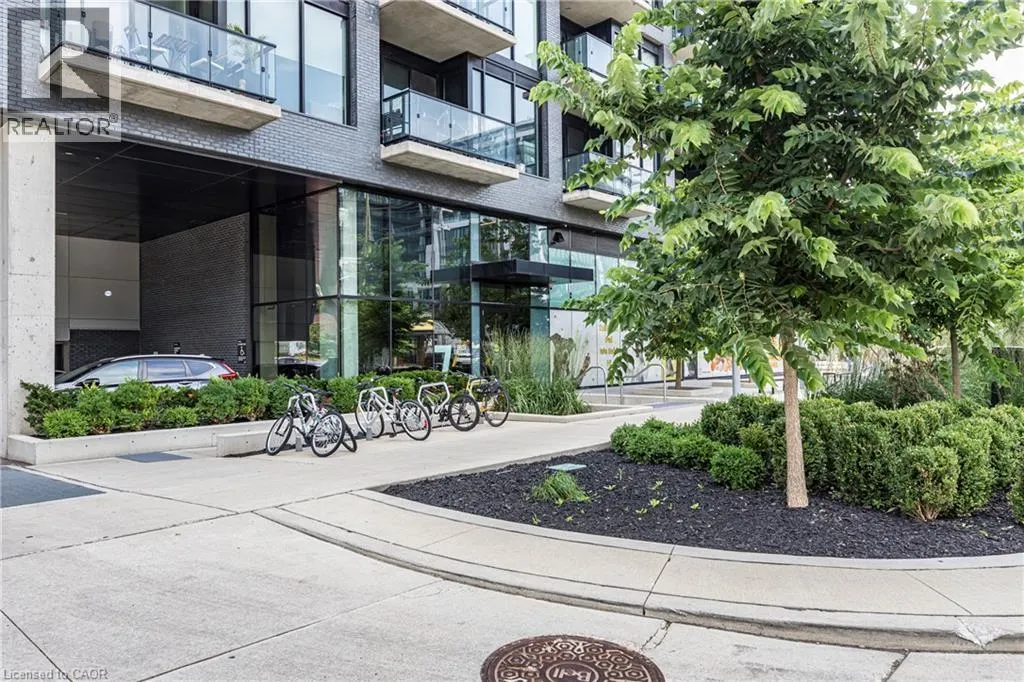 7 SMITH Crescent Unit# 424, #424