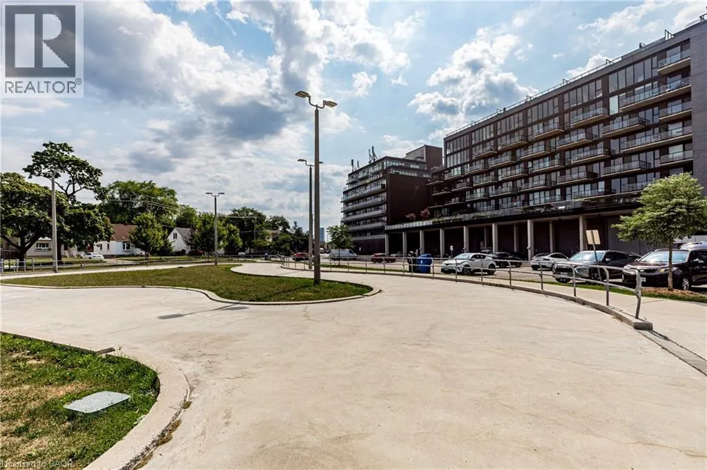 7 SMITH Crescent Unit# 424, #424