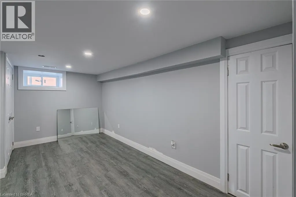 233 OAKLAND Road