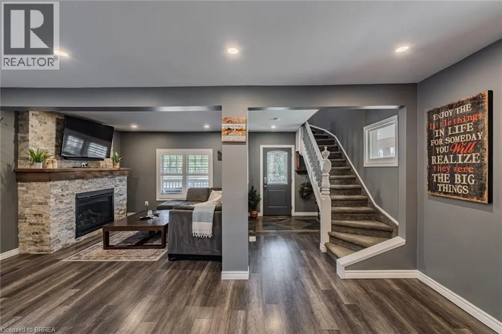 233 OAKLAND Road