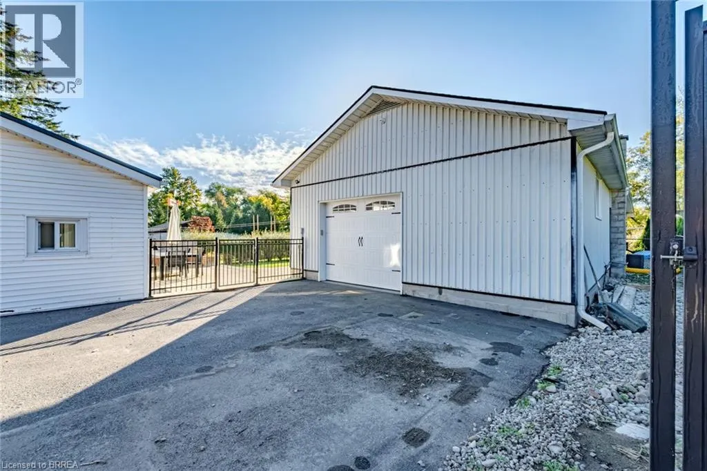 233 OAKLAND Road