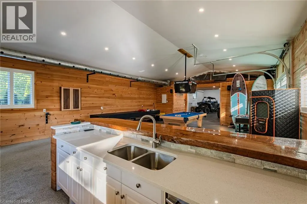 233 OAKLAND Road