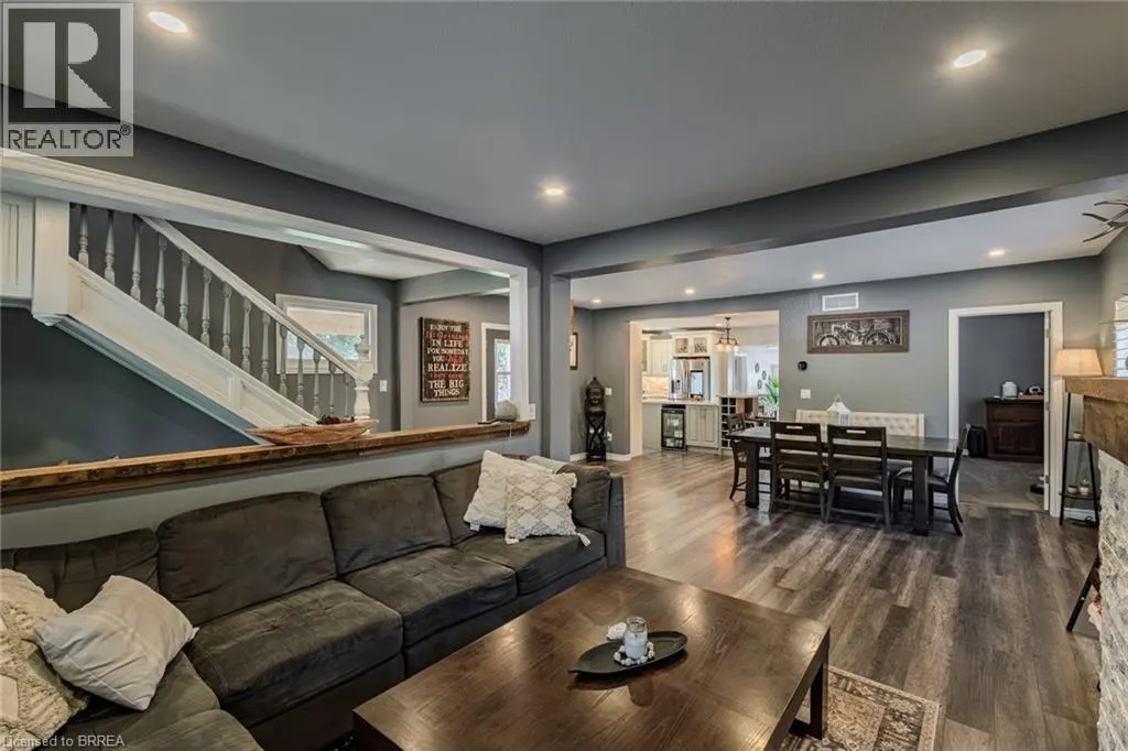 233 OAKLAND Road