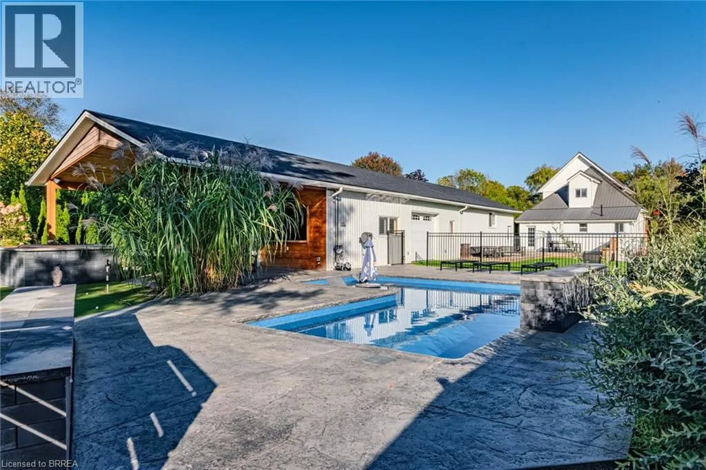 233 OAKLAND Road